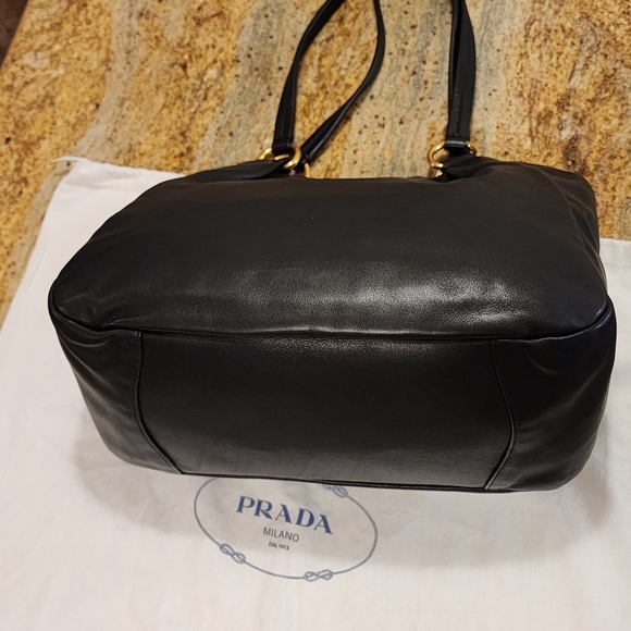 Prada BR4411 Black Soft Calf Leather Brass Trim Shoulderbag Cards & Duster Bag - Picture 9 of 16
